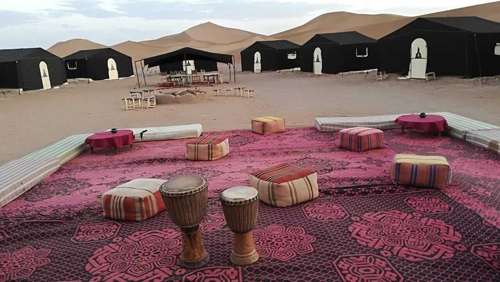 كارافان رونارد دو ديزرت الصورة الأساسية