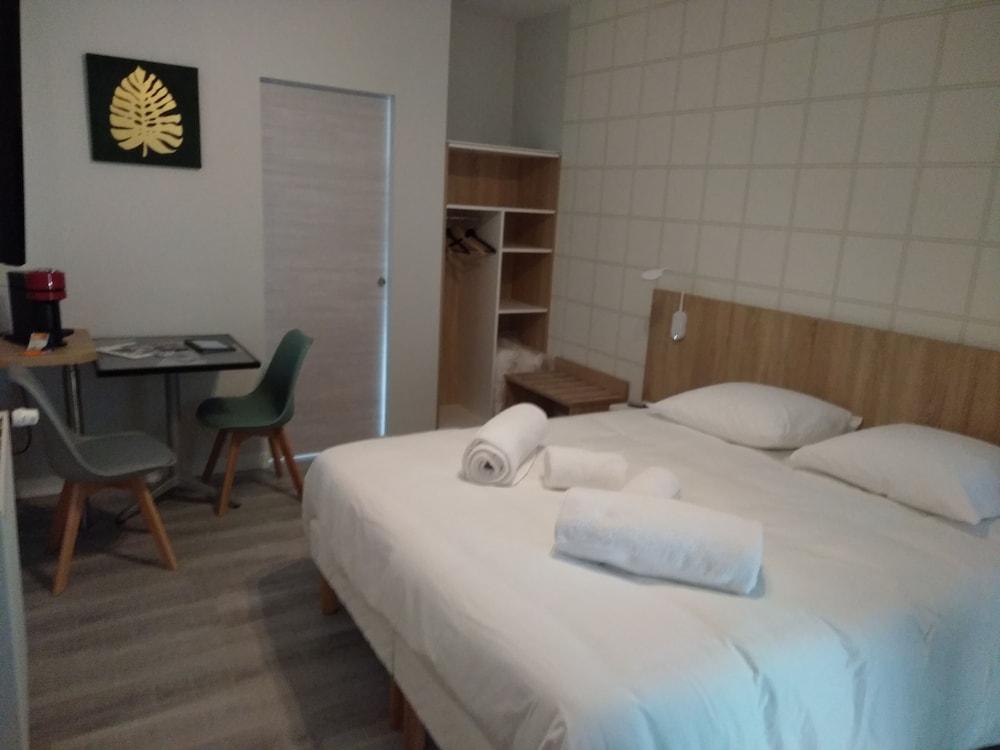 Malicorn' Appart-hôtel Room