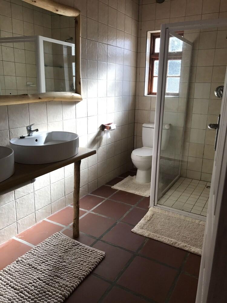 Goedvertrou Guest Farm Bathroom
