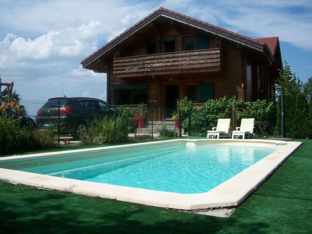 Chalet Les Aigles Outdoor Pool