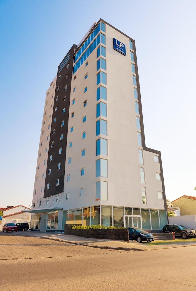 هوتل إل بي إكويبترول