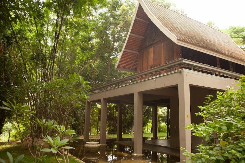 Middle Path Retreat Exterior