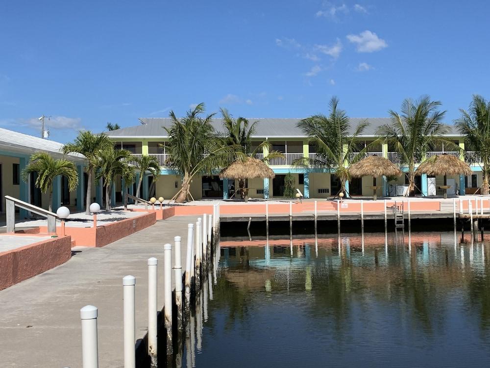 Off the Charts Inn & Out Island Resort Exterior
