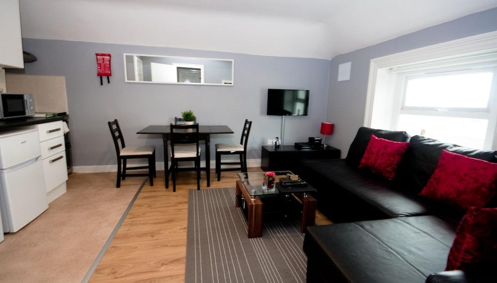 دورسيت أبارتمنتس باي ذا كي كولشكن غرفة