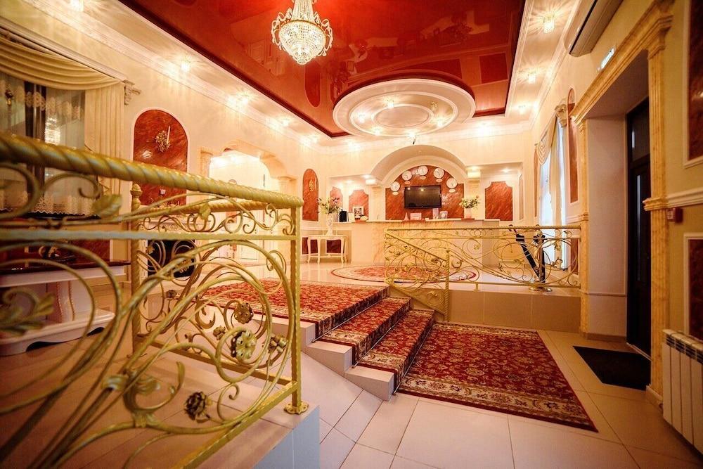 Versailles Hotel