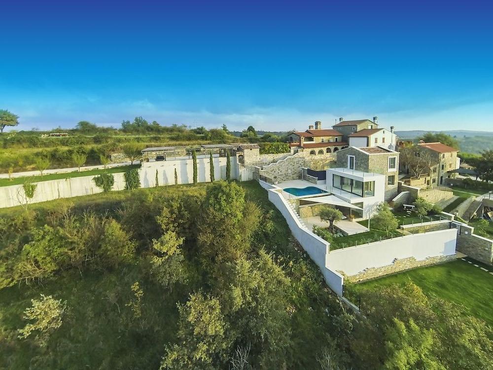 Top luxury experience with villa Monte