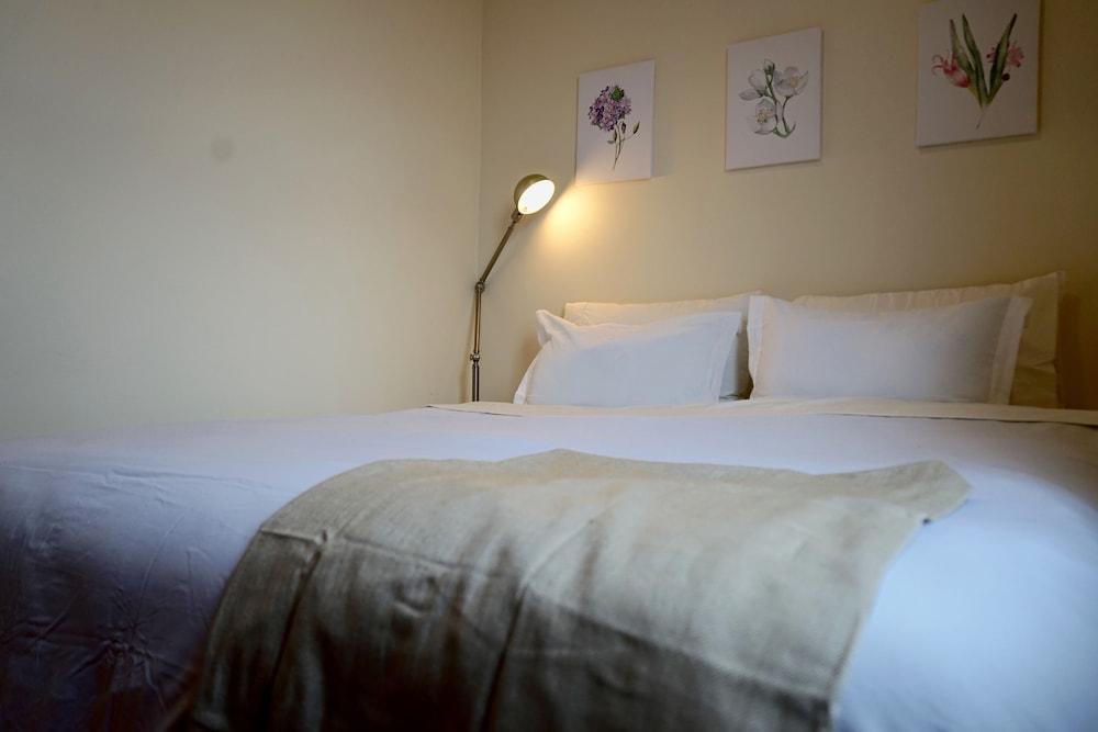 Creative Chicago Charm in Wicker Park Room