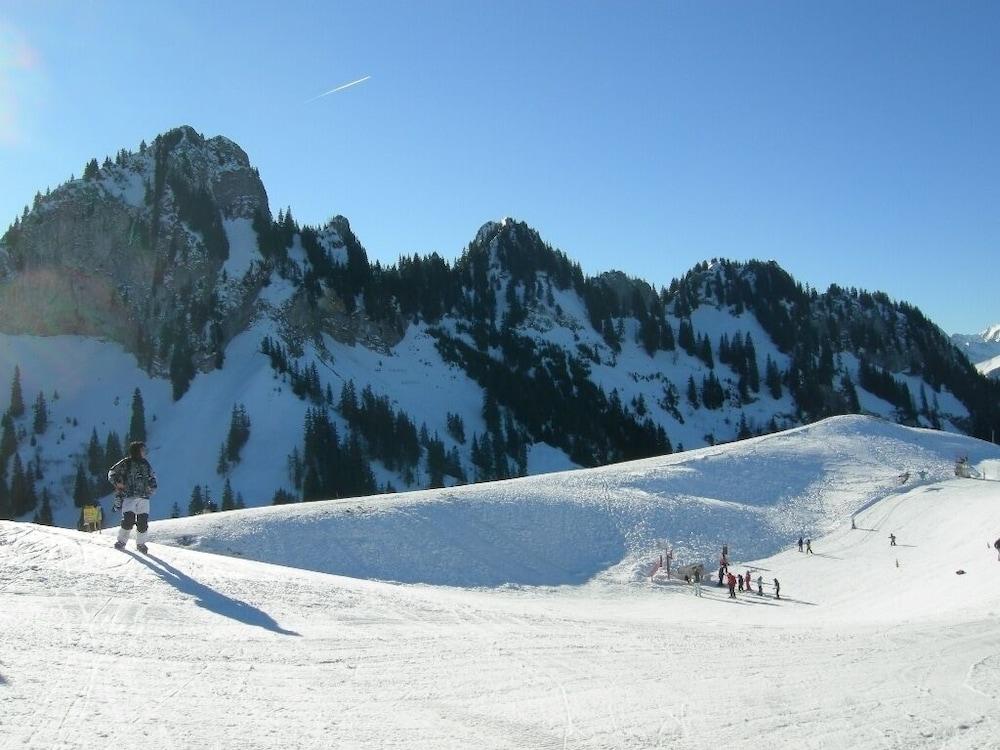 Résidence Hôtelière Le Sapin Snow and Ski Sports