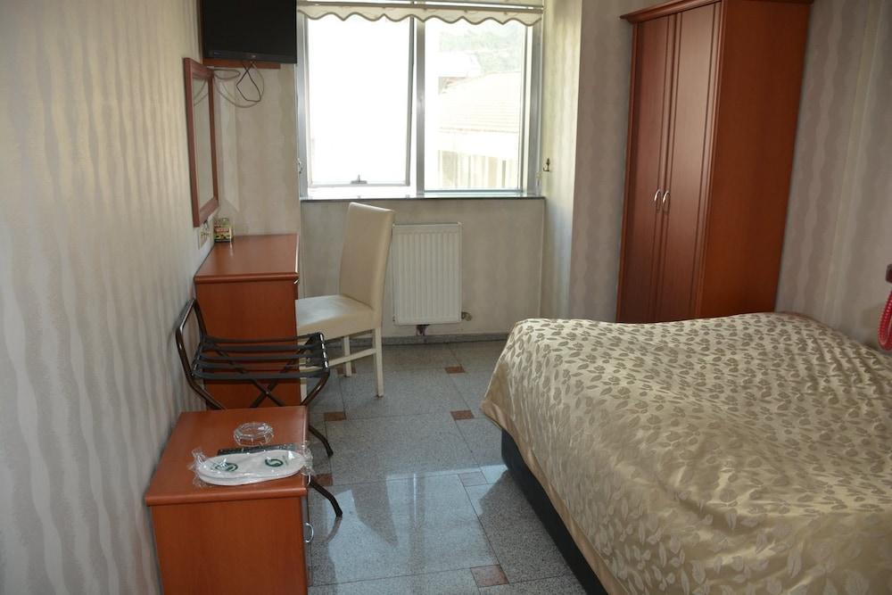 Sadikoglu Oteli Room