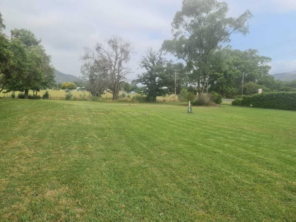Valley View Motel Property Grounds