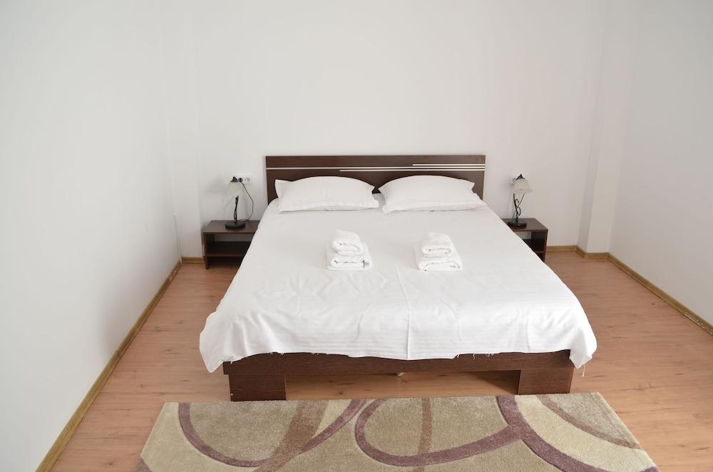 Alexys Residence 4 Room
