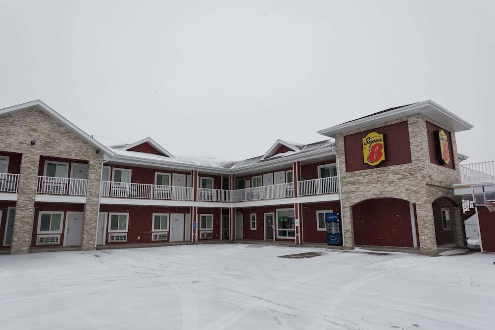 Super 8 by Wyndham Watrous Exterior