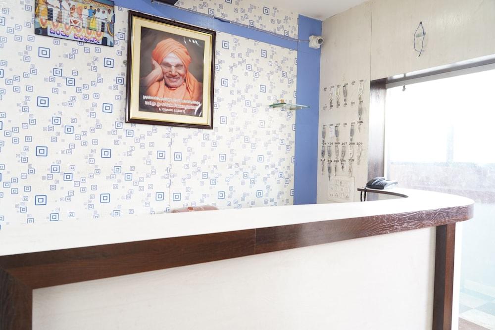 SPOT ON 41441 Chinthu Comforts Reception