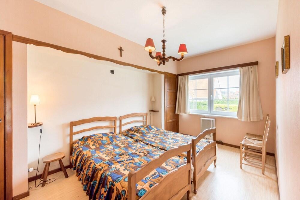 Josy Room