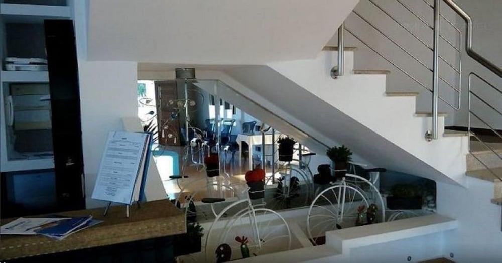 Hôtel L'évantail Reception