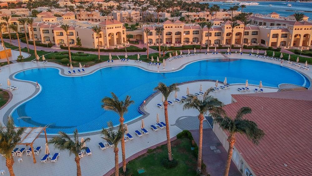 منتجع كليوباترا لاكشري ريزورت خليج مكادي