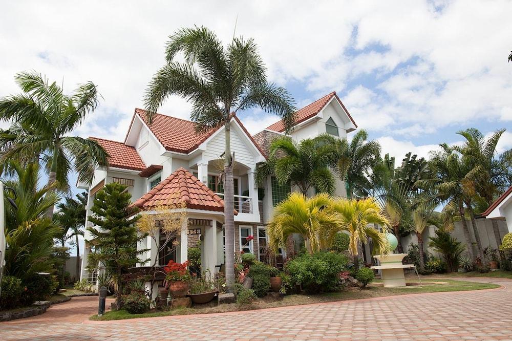 Sir Nico Guesthouse and Resort Exterior