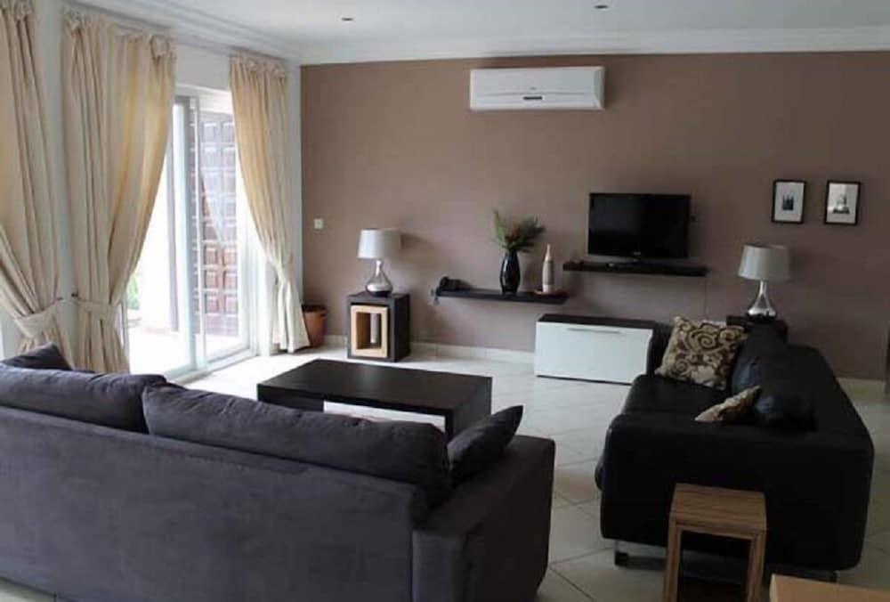 The Lansdown Living Area