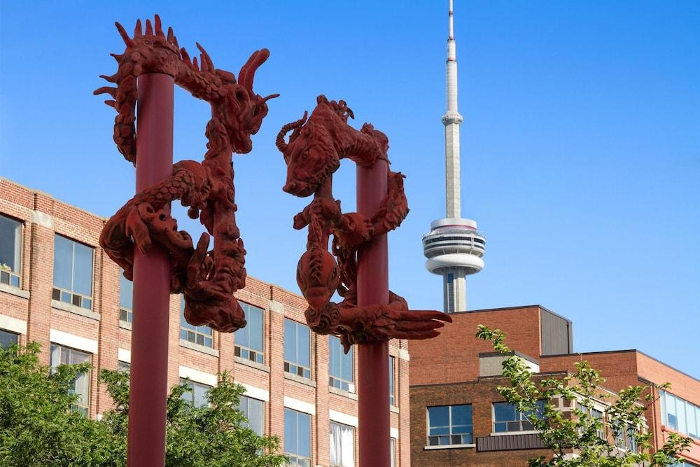 Studio 6 Toronto Property Grounds