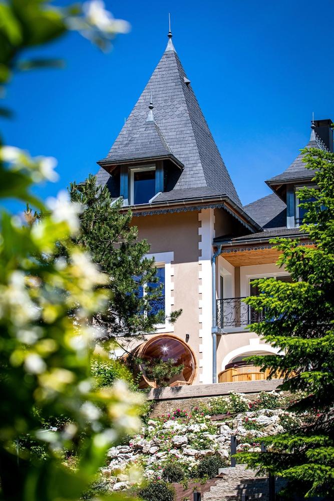 أوتل لينكومبارابل باي ليس إتينسيلي المنطقة الخارجية