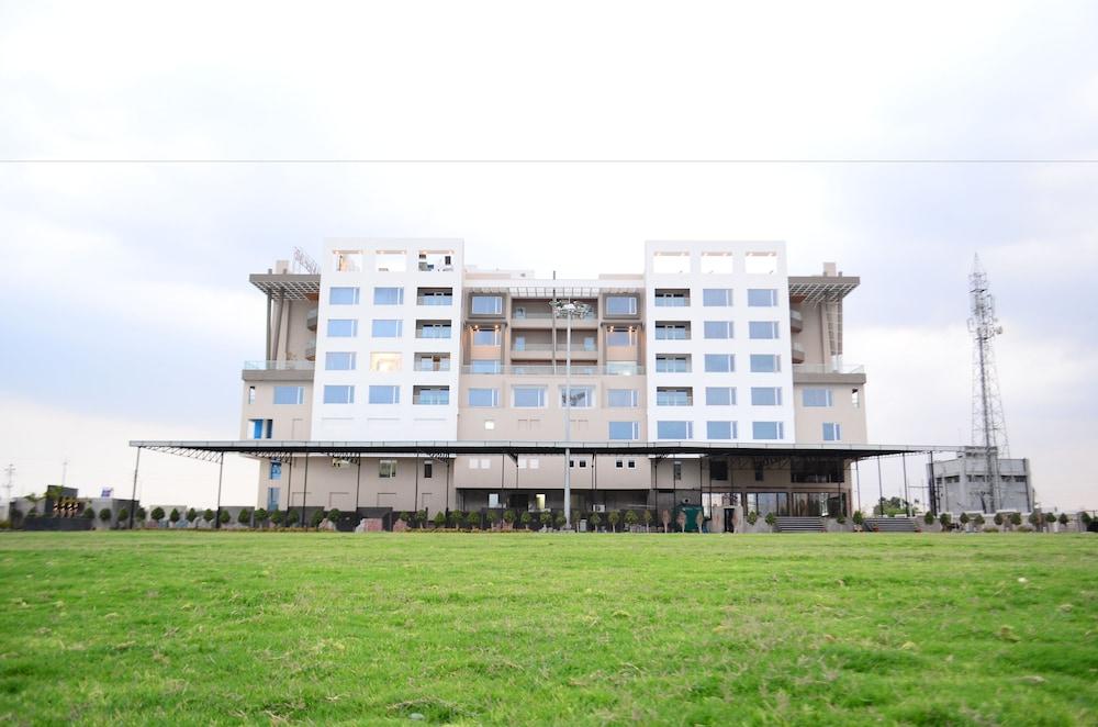 Anjushree - Ujjain Exterior
