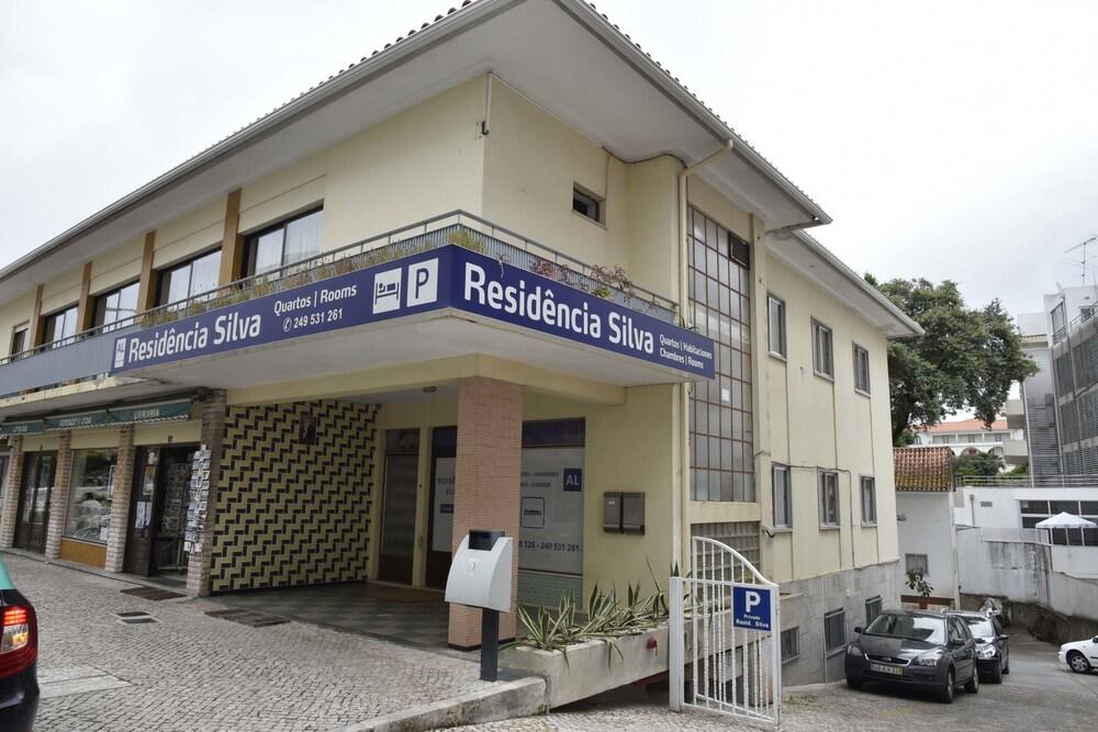 Residência Silva Interior Entrance