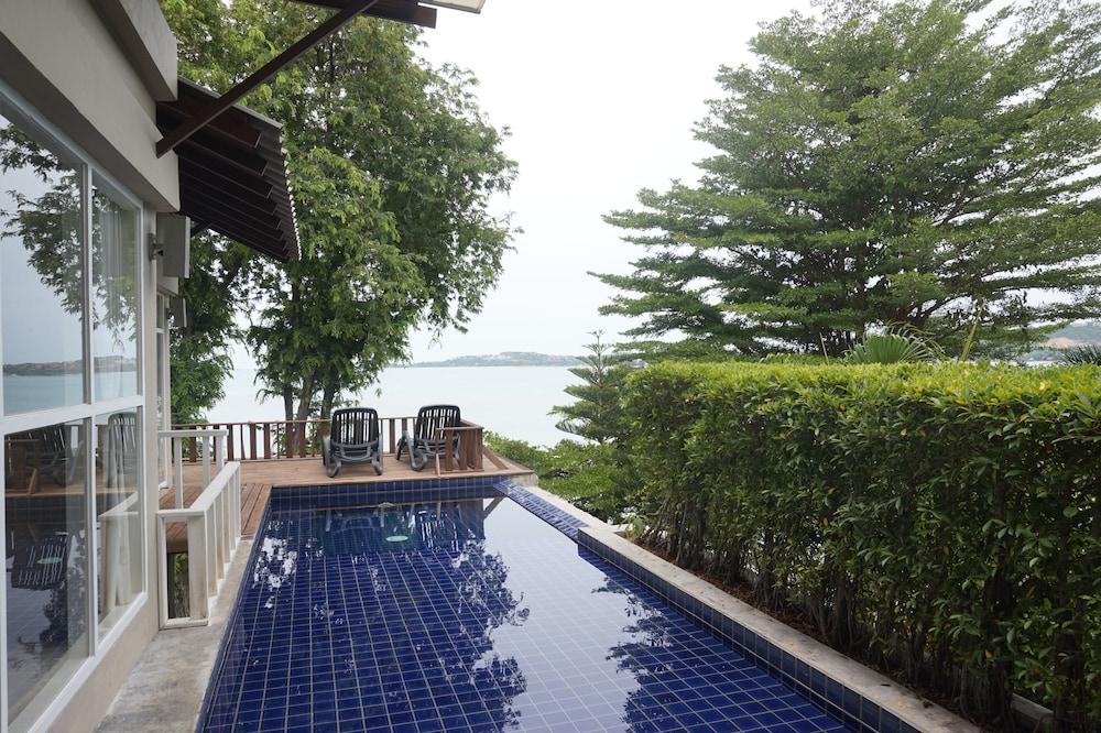Replay Pool Villa Beachfront Samui Indoor Pool