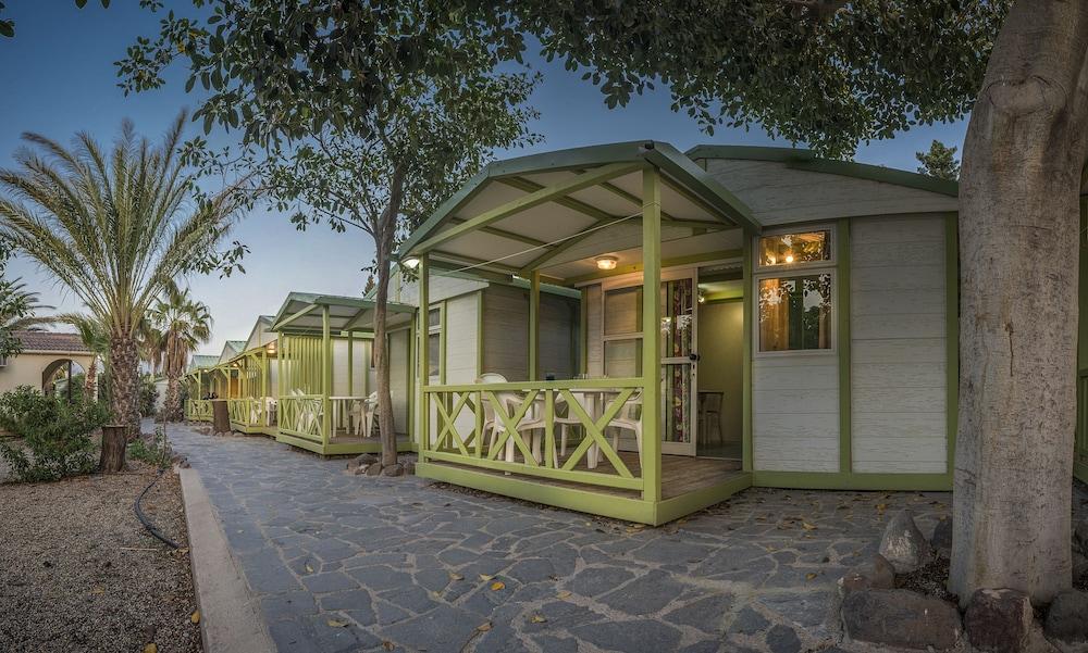 Camping Los Escullos San Jose Featured Image