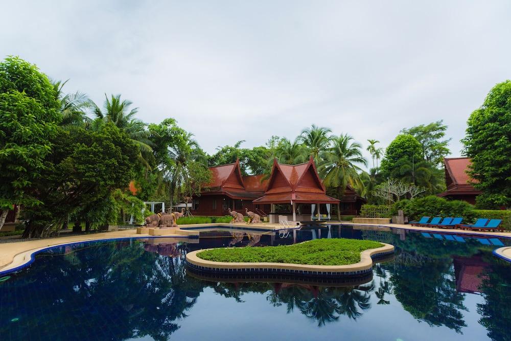 Ma Doo Bua Phuket (มาดูบัวภูเก็ต) Exterior