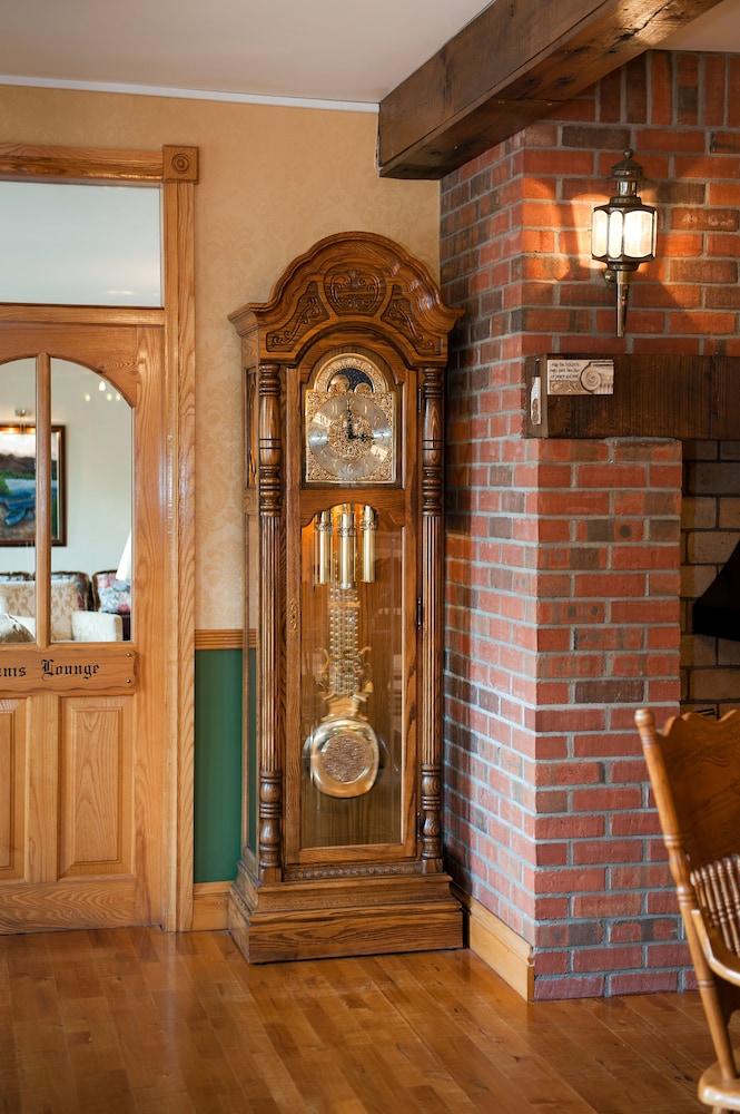 Old Weir Lodge Interior Detail
