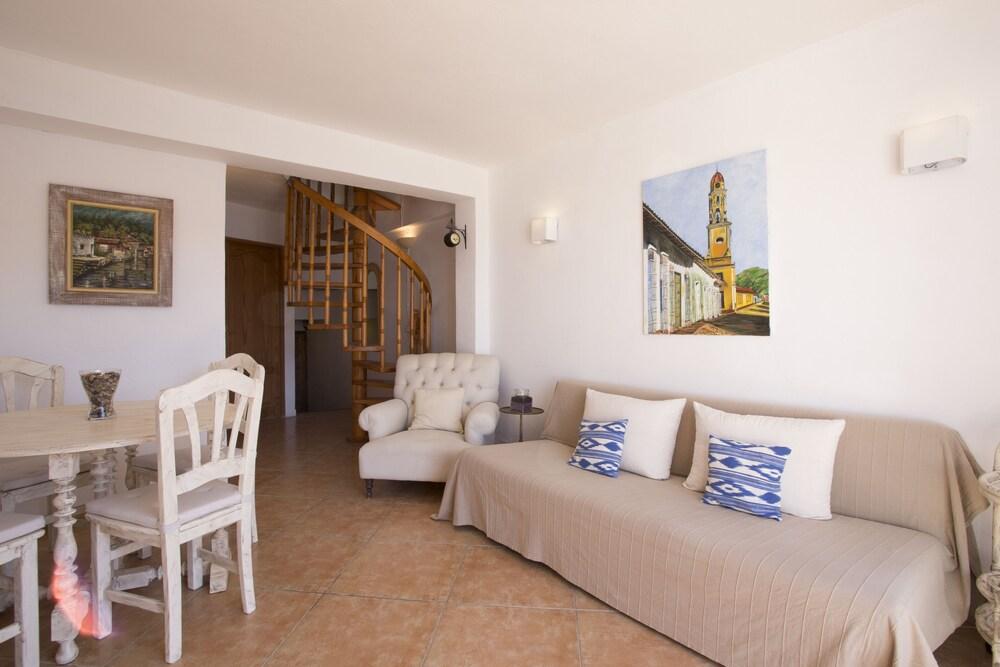 Sant ELM Vistamar Apartment Interior