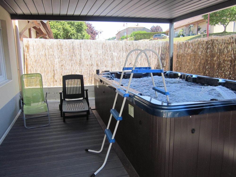 Chambres dans maison de vacances avec SPA extérieur