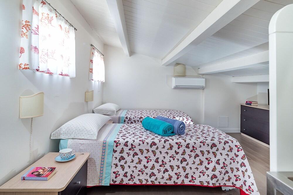 Donnalucata Suite Room