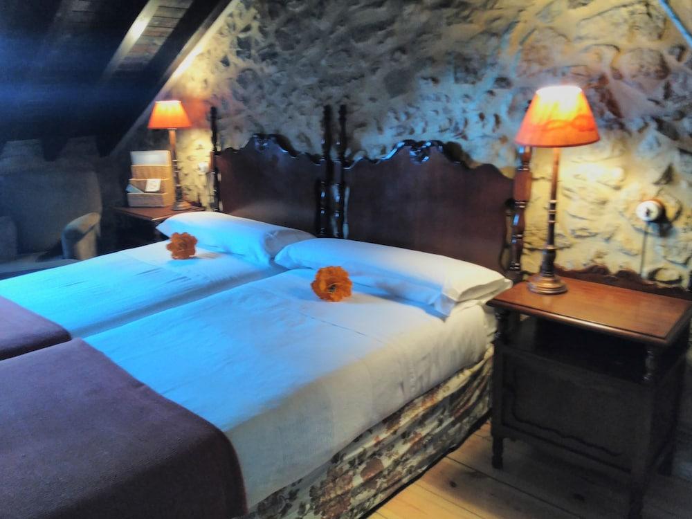 Casona Camino de Hoz Room