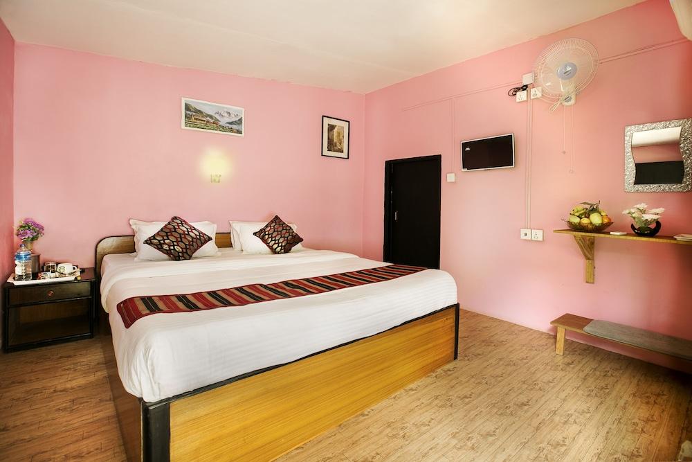 Sauraha Nana Hotel Room