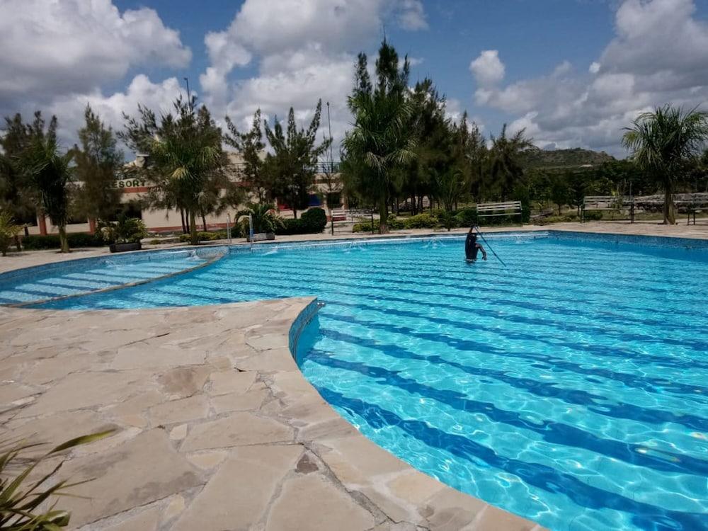 Wonderland Resort