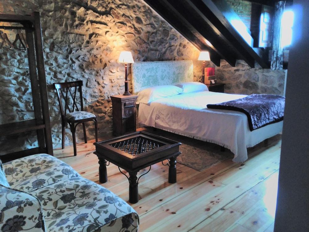 Casona Camino de Hoz Room