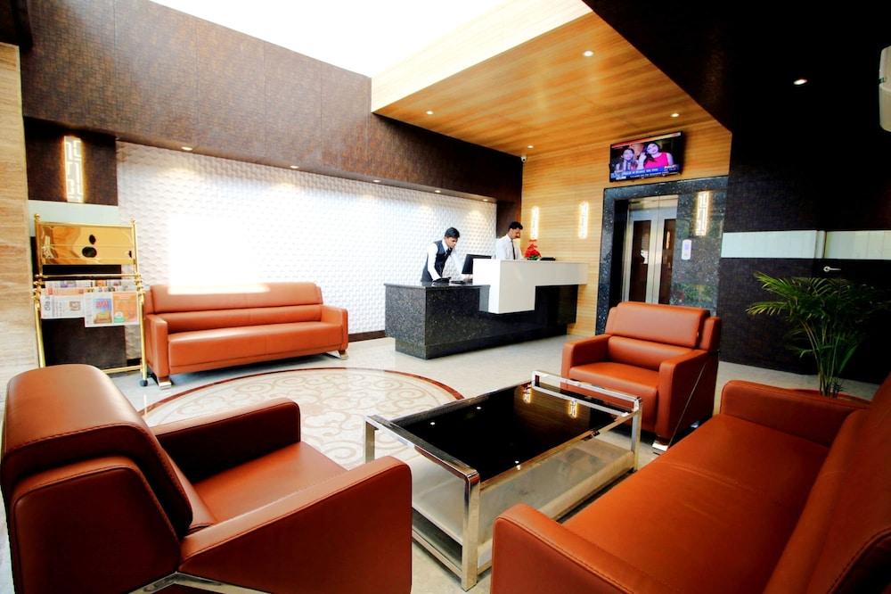 Pinnacle by Click Hotels, Lucknow Reception