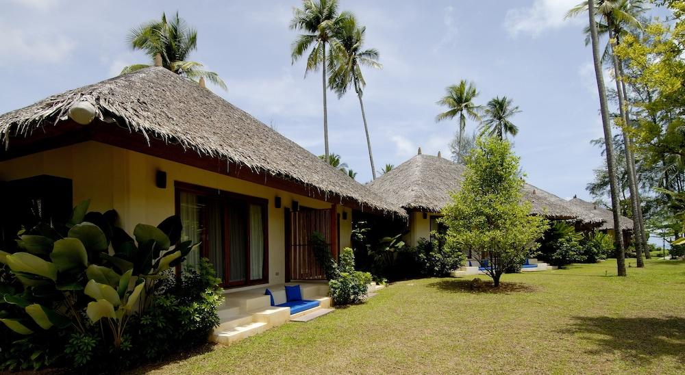 Bangsak Village - Adults Only Exterior