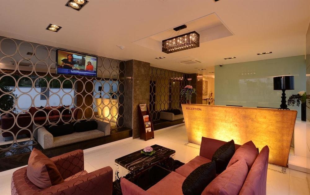 Tulip Inn Ahmedabad Lobby