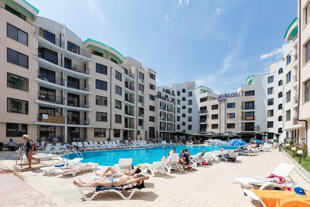Studio for Family with Kitchenette and Pool view Outdoor Pool