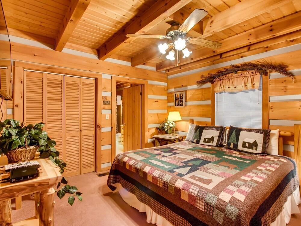 Moose Tracks 1 Bedroom Cabin by RedAwning Room