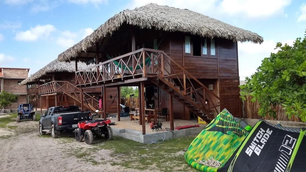 Atins Bangalôs BBQ/Picnic Area