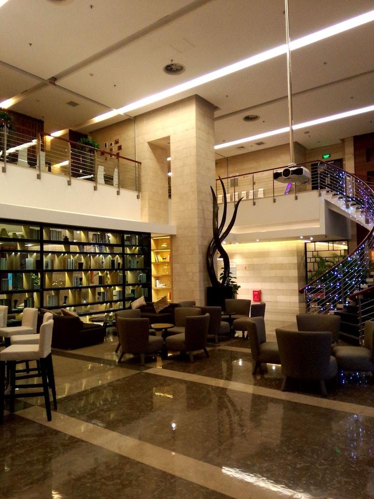 Somerset Jiefangbei Chongqing Lobby Sitting Area
