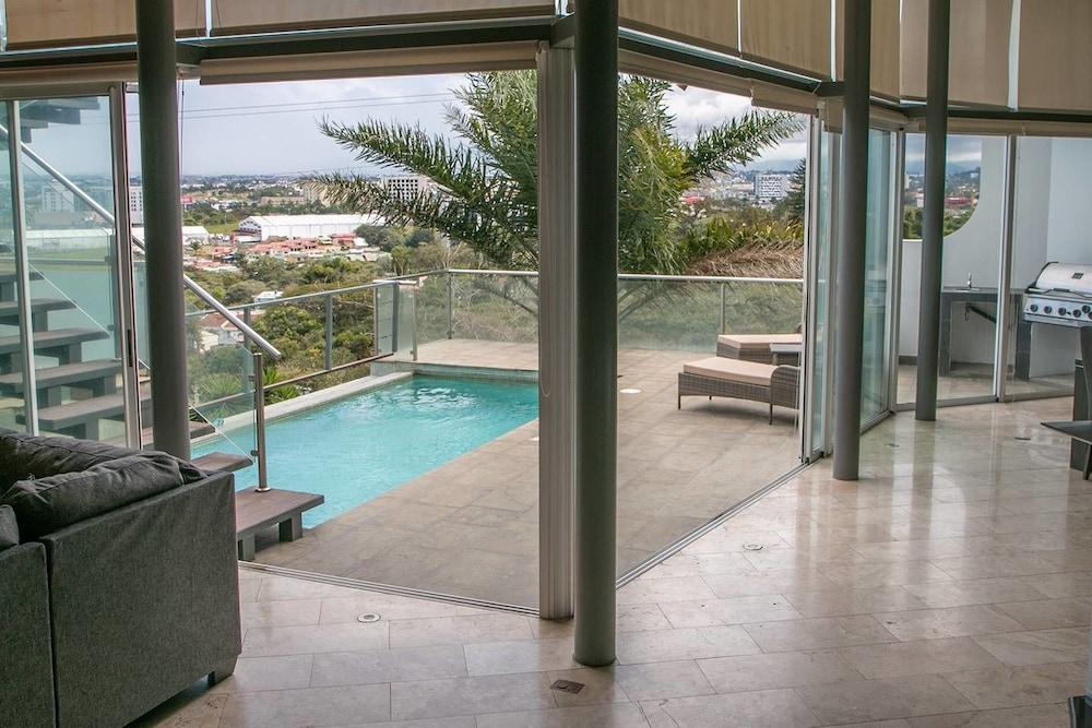 Escazu Mansion With Private Pool Featured Image