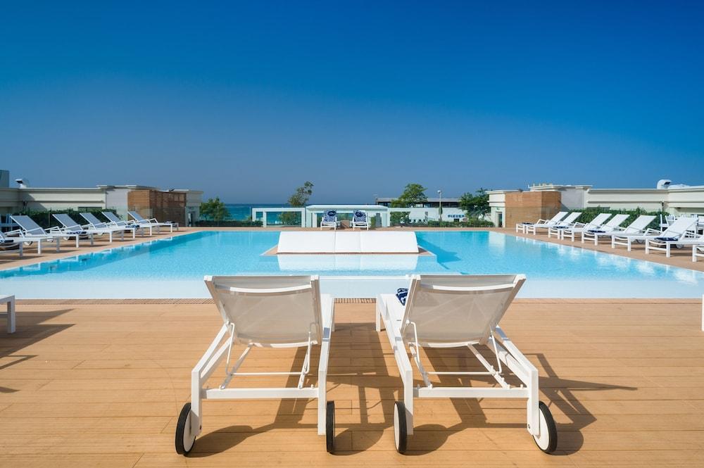 Le Dune Suite Hotel Outdoor Pool
