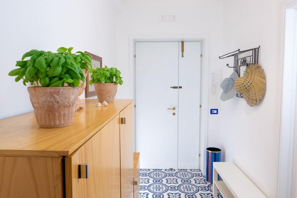 New 2 Bedroom Apt in Sorrento with sea view Terrace Interior Entrance