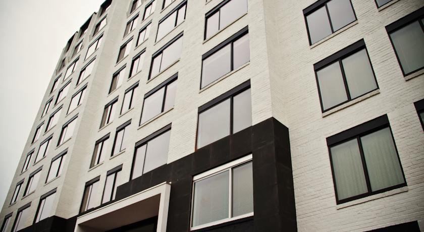 Avenue Suites