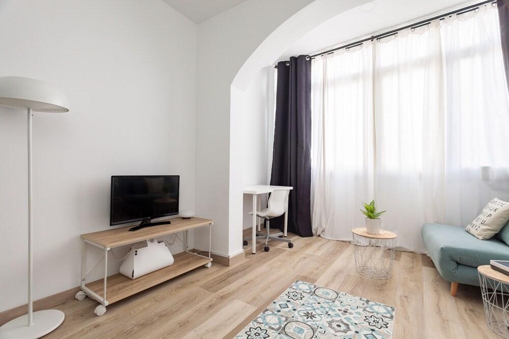 Navy Be my Guest Castelldefels Interior