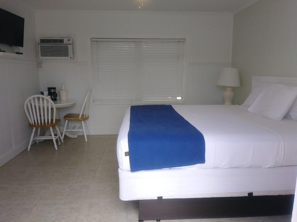 Kingsail Resort Room